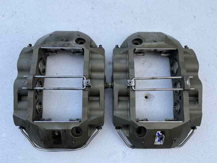 2 GROS ETRIERS ALCON MONOBLOC 6 PISTONS INSERTS TITANE 2