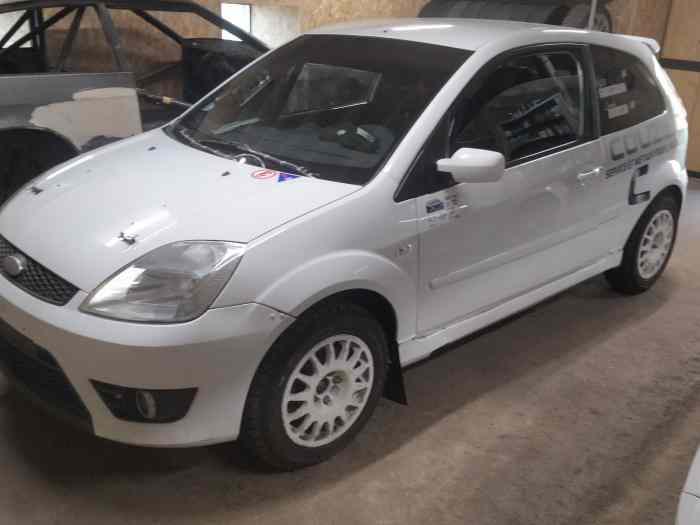 Ford fiesta N3 terre asphalte 1