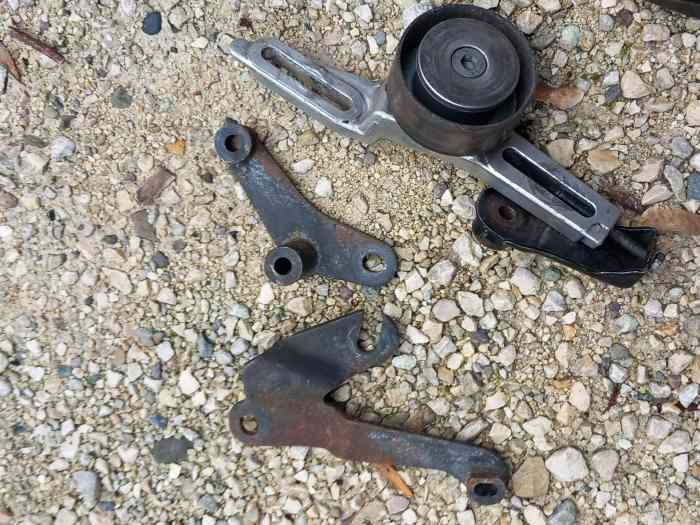 Support complet Alternateur 106S16/Saxo VTS 2