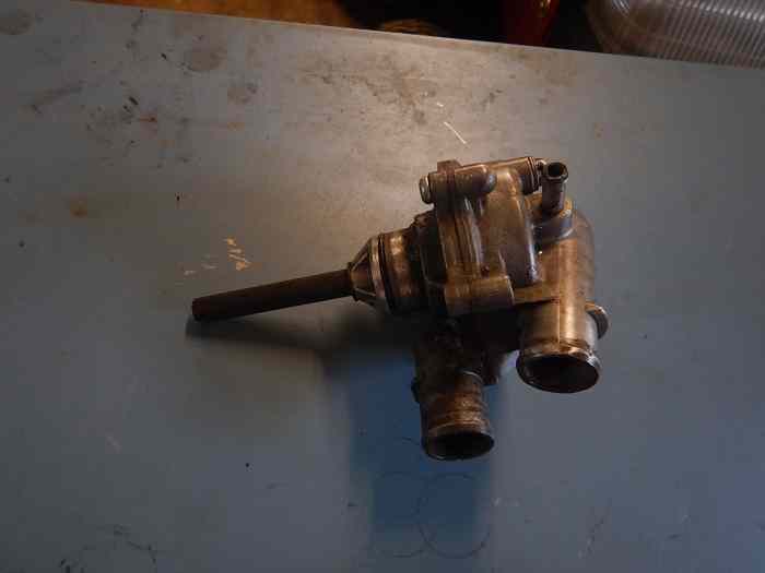 pompe a eau pour moteur suzuki 1000 gs...