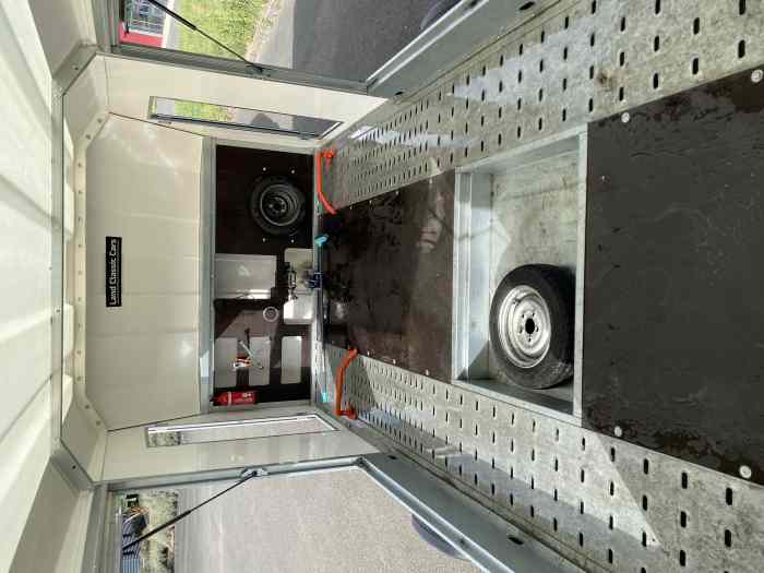 Remorque porte voiture fermée Brian James Race Sport 4