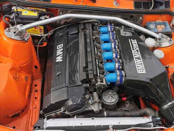 BMW E30 325i rallye – 265 CV – boîte à crabot Samsonas 2