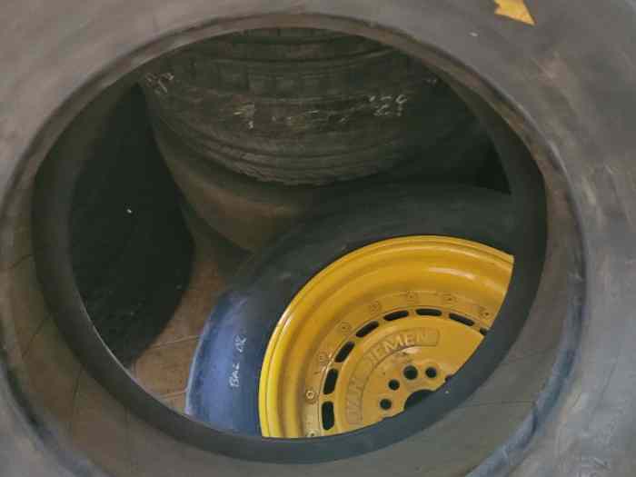 Pneu MICHELIN 1