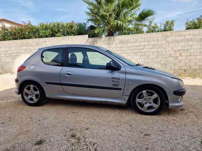 Peugeot 206 S16 idéale pour piste ou projet rallye 0