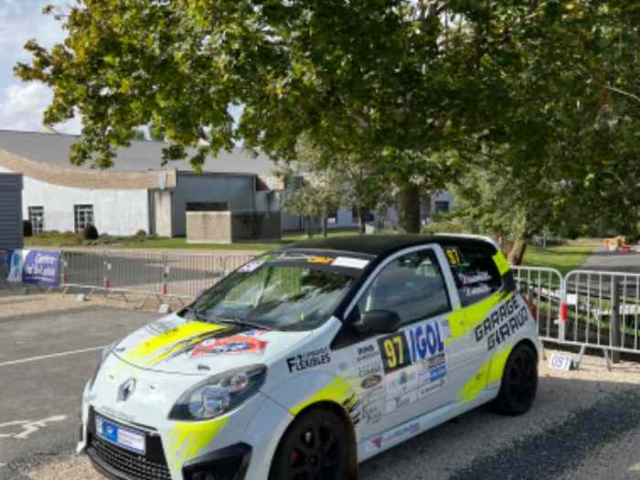 Twingo R1 - pièces et voitures de course à vendre, de rallye et de circuit.