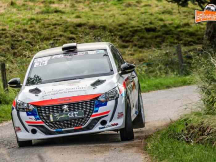 PEUGEOT 208 rally4 accidentée