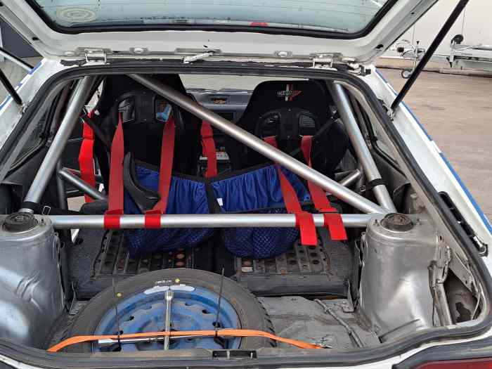 Mazda 323 formule 4 3
