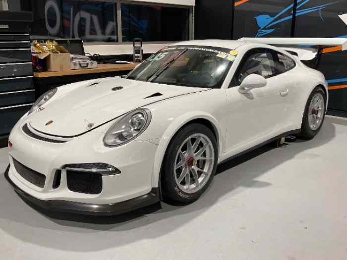 Porsche 991 GT3 CUP avec gros lot de b...