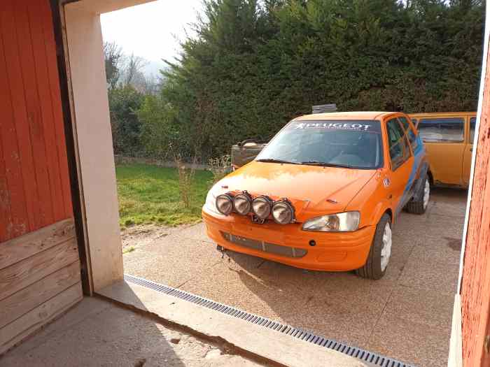 A vendre peugeot 106 16v f2000