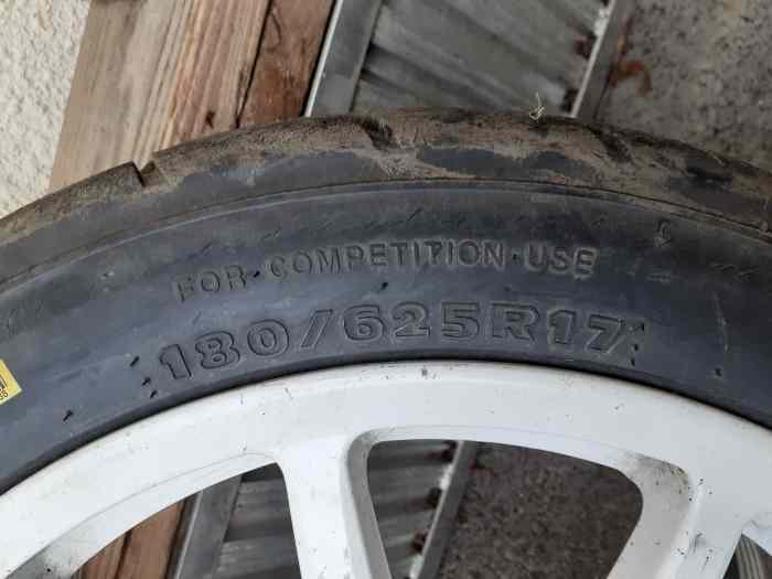 Pneus pluie R17 Hankook occasion 3