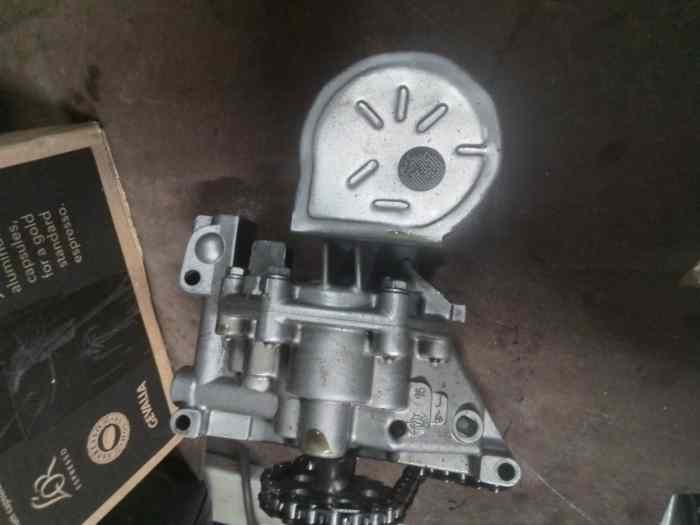 Pompe à huile pour moteur C2R2MAX 1