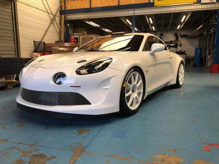ALPINE RGT 149000 TTC avec lot de bord
