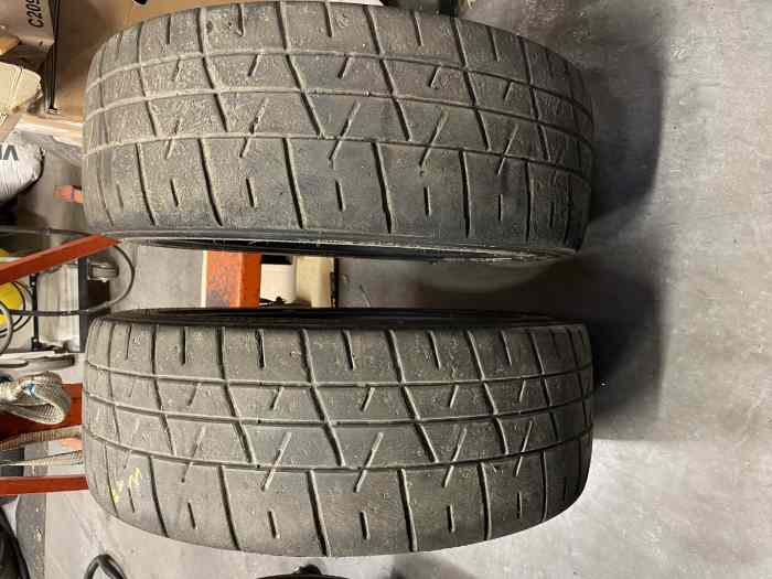 PNEU HANKOOK W53 RETAILLE 0