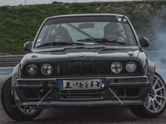 E30 drift v8