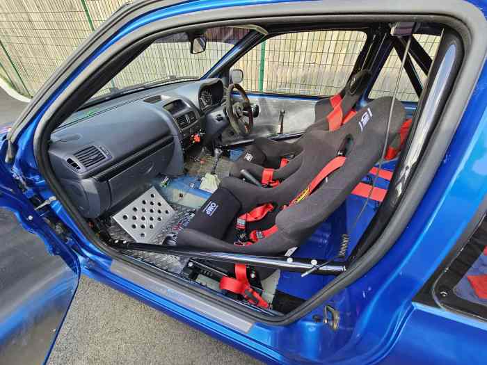 Clio 2 RS 3 RHD Pistarde 2