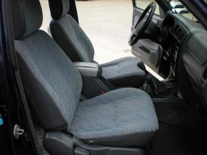Toyota Hilux 2.4 TD TRACKER CLUB 4X4 Parebuffle 3
