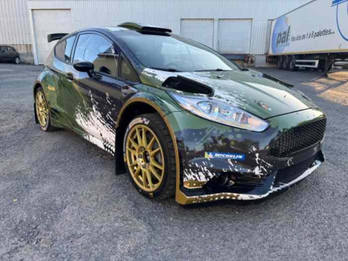 Ford FIESTA R5 EVO2 disponible à la Location Chez Autocantal 3