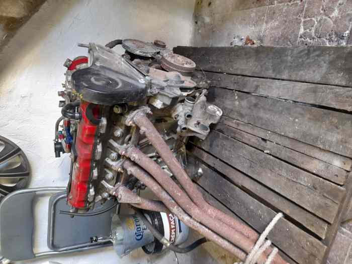 Moteur 205 GTI préparé à carbu Weber 1