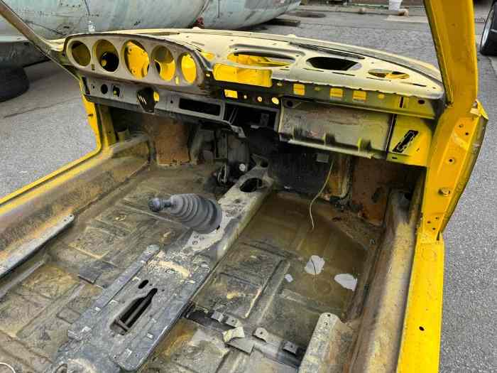 Caisse nue Porsche 911 3.0 SC 4