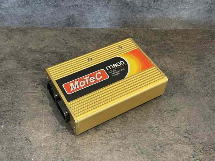 Calculateur moteur programmable MOTEC M800 PRO 1