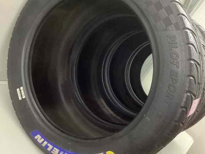 Michelin pilot sport P2L 30/68-18 et 31/71-18 3