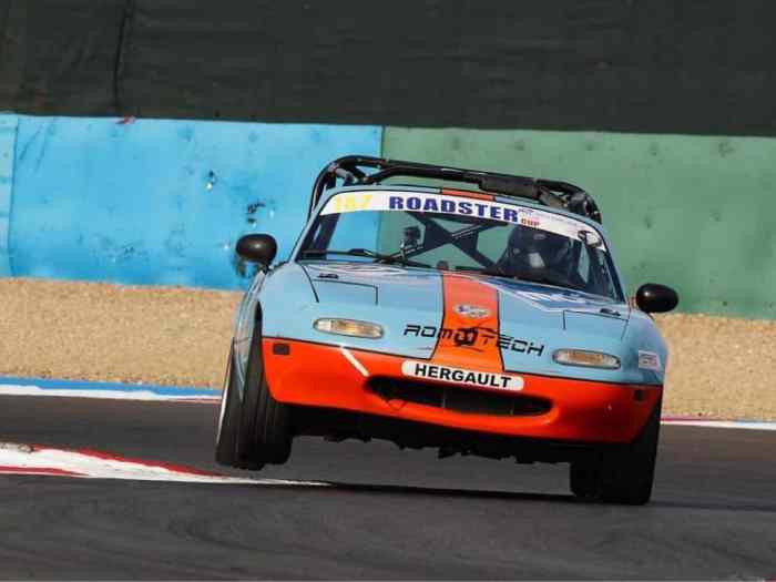 Mazda MX5 ROADSTER PRO CUP