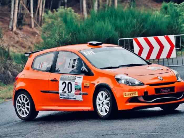 Clio top F2000 281cv