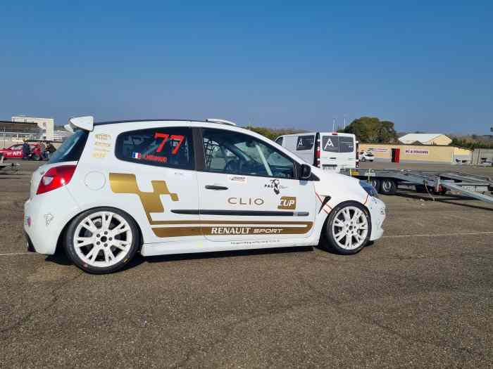 Clio 3 cup 2012 avec palmarès – photo 6 sur 6