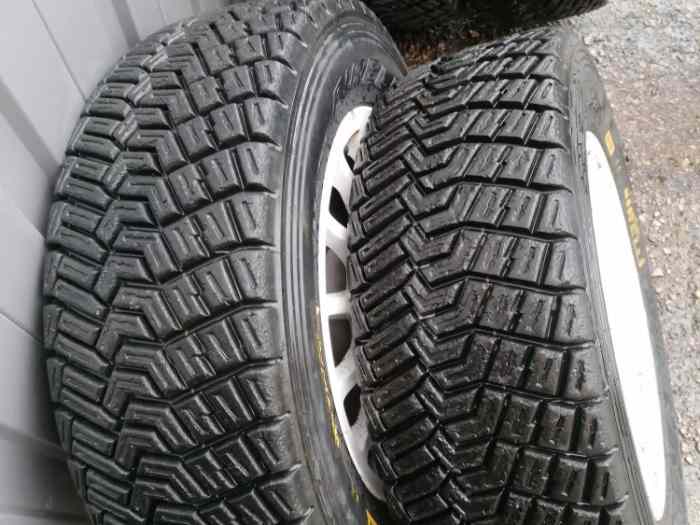 pneus Pirelli terre K4 K6