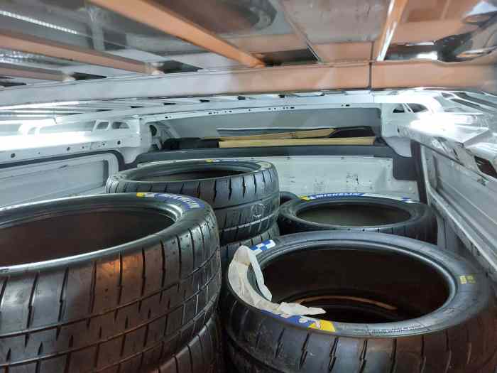 Vends lot des pneus Michelin 20/65r18 2