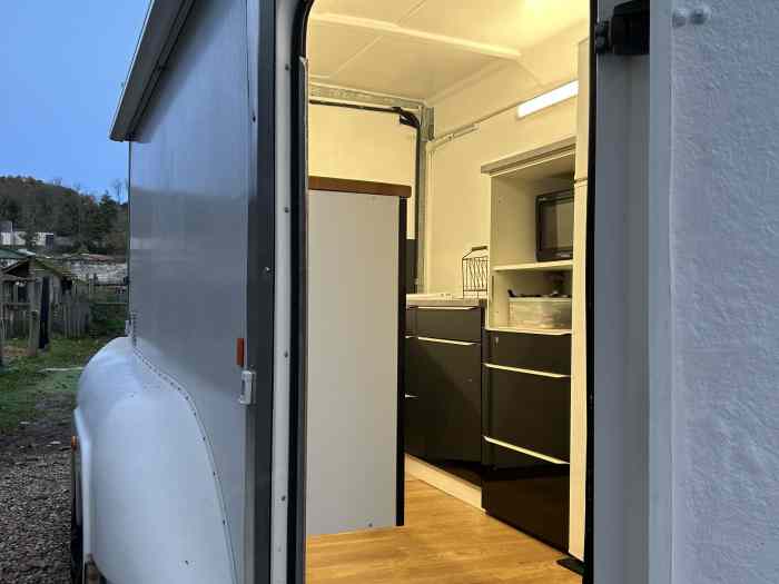 Remorque Barbot équipée cuisine 3