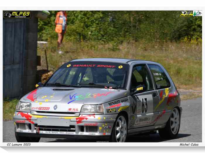 Clio F2000. VENDU 1