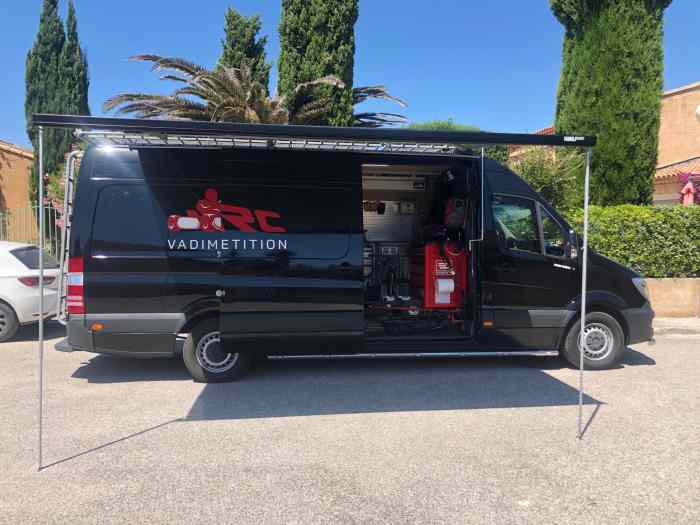 MERCEDES-BENZ SPRINTER ATELIER SPECIAL KARTING OU SPORTS MECANIQUES 1