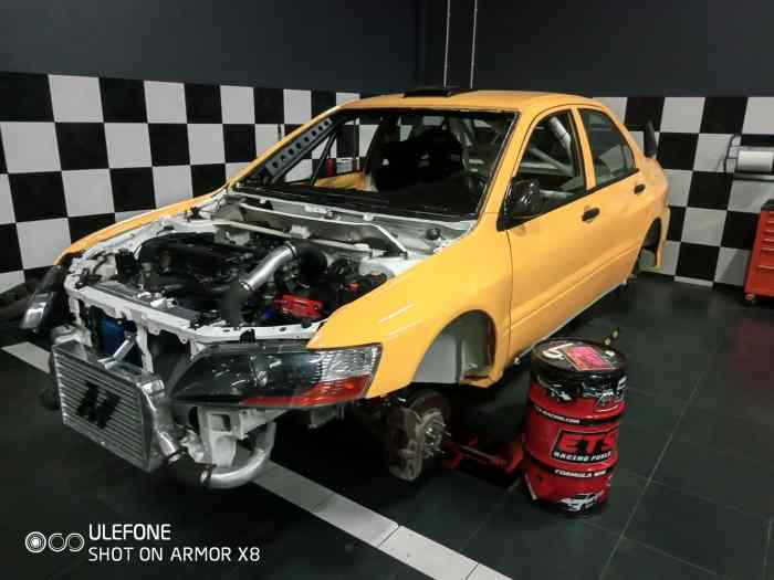 Mitsubishi EVO IX 3