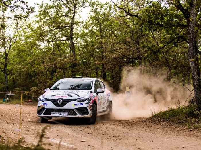 Clio 5 RC5 Rally5 disponible a la location 3
