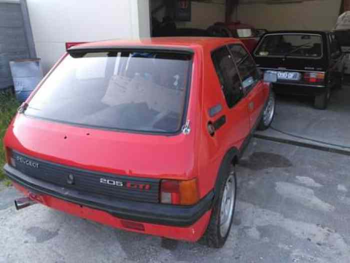 Peugeot 205 GTI 1900 GrA. VHC 0