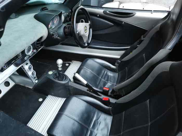 Lotus Élise 111R compressé 3