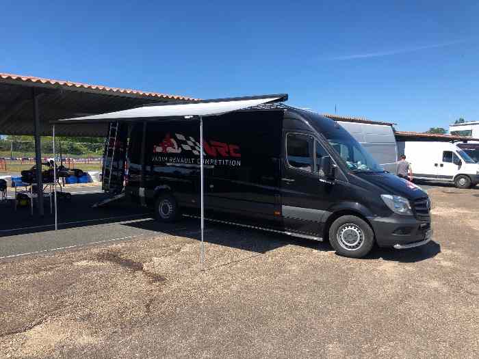 MERCEDES-BENZ SPRINTER ATELIER SPECIAL KARTING OU SPORTS MECANIQUES 0