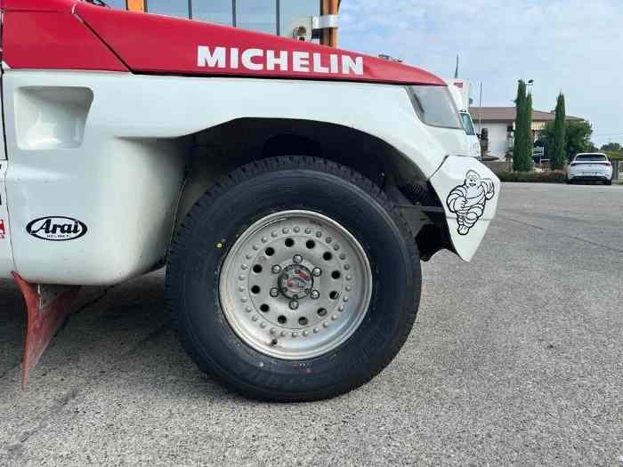 Mitsubishi Pajero départ usine Paris Dakar de 1988 4