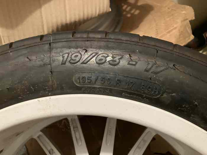 4 Jantes Bred en parfait état avec 4 pneus Michelin 40kms pour 206 RC ...