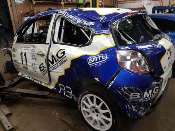 Clio r3 max accidenté 1