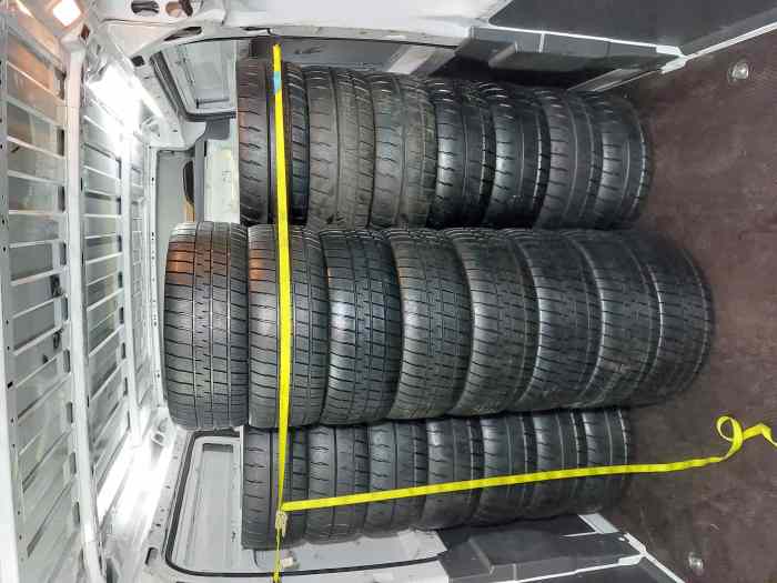 Vends lot des pneus Michelin 20/65r18 1