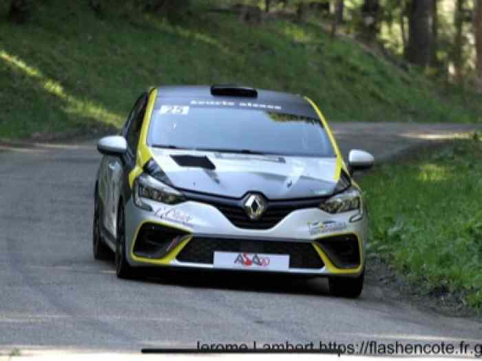 Clio V rally 4