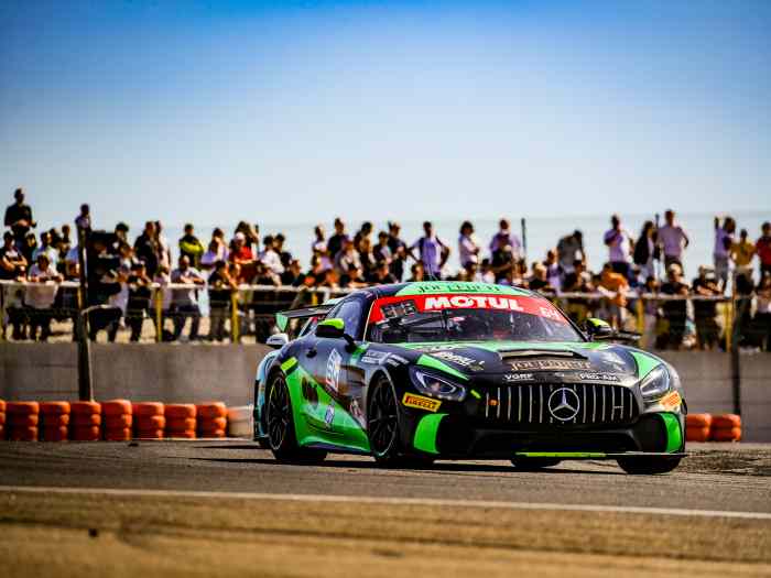 MERCEDES AMG GT4 4