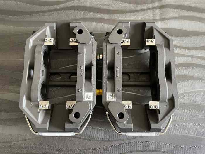 SIERRA COSWORTH VHC 2 ETRIERS AP RACING 4 PISTONS NEUFS 3