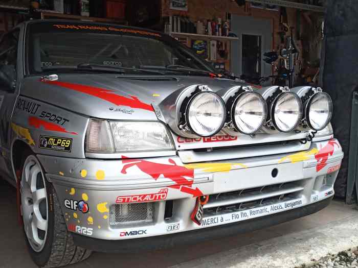 Clio F2000. VENDU 2