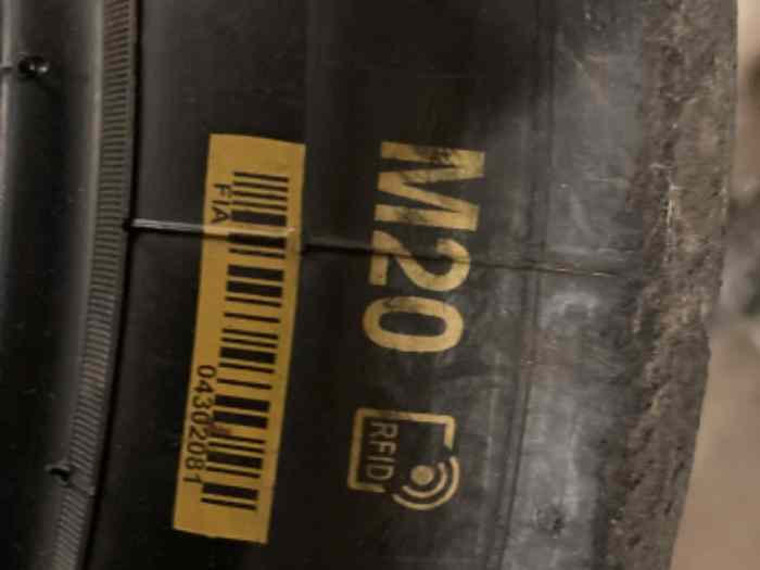 Pneus neuf en 18 – photo 4 sur 6