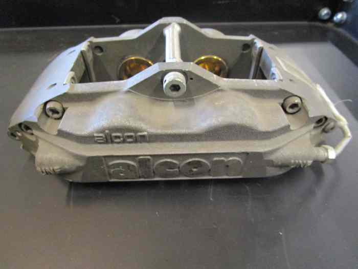 ETRIER ALCON