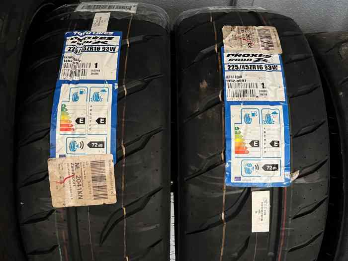 2 pneus toyo 888r 225/45/16 neufs