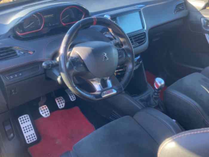 Peugeot 208 GTI série limitée Peugeot Sport 1
